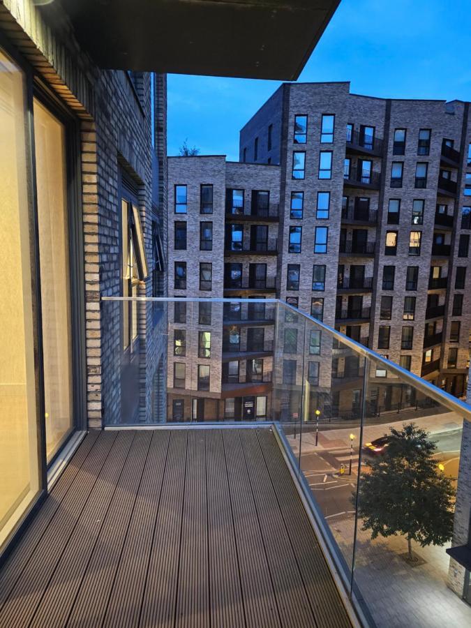 Santina Apartments Croydon Luaran gambar
